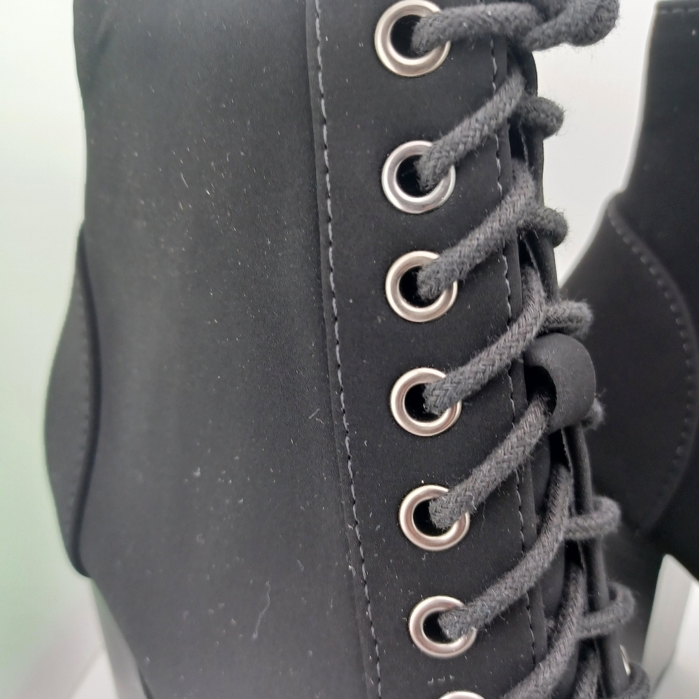 Soda Platform Boots, 4in heel size 6 in heel - Picture 2 of 7